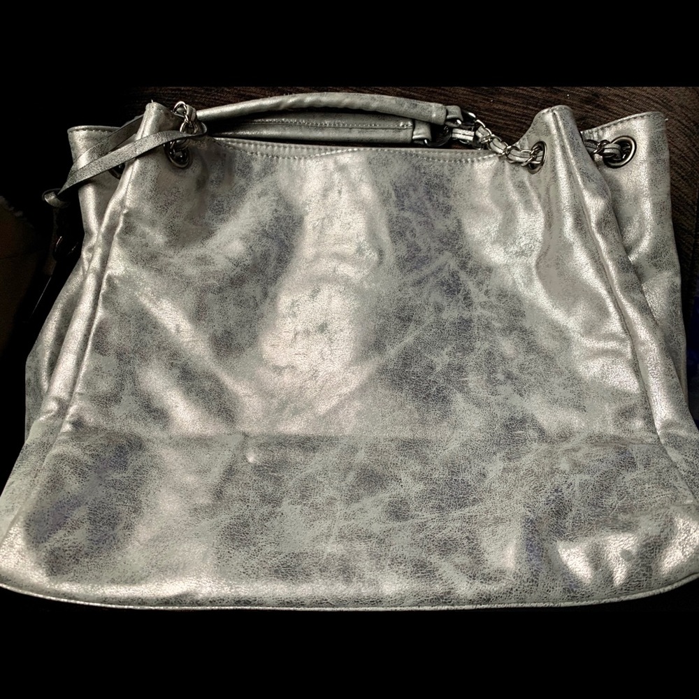 Vimoda Paris metallic silver with chain handle